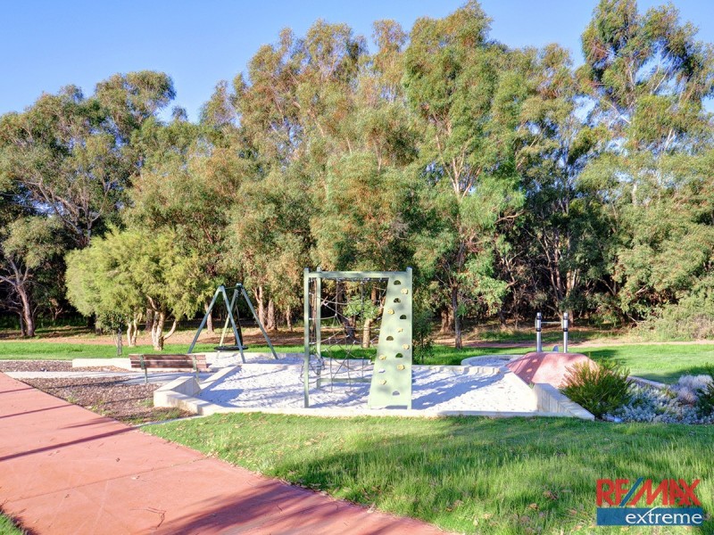 15 Langmuir Way, Tapping WA 6065