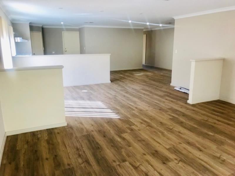 32 Archimedes Crescent, Tapping WA 6065