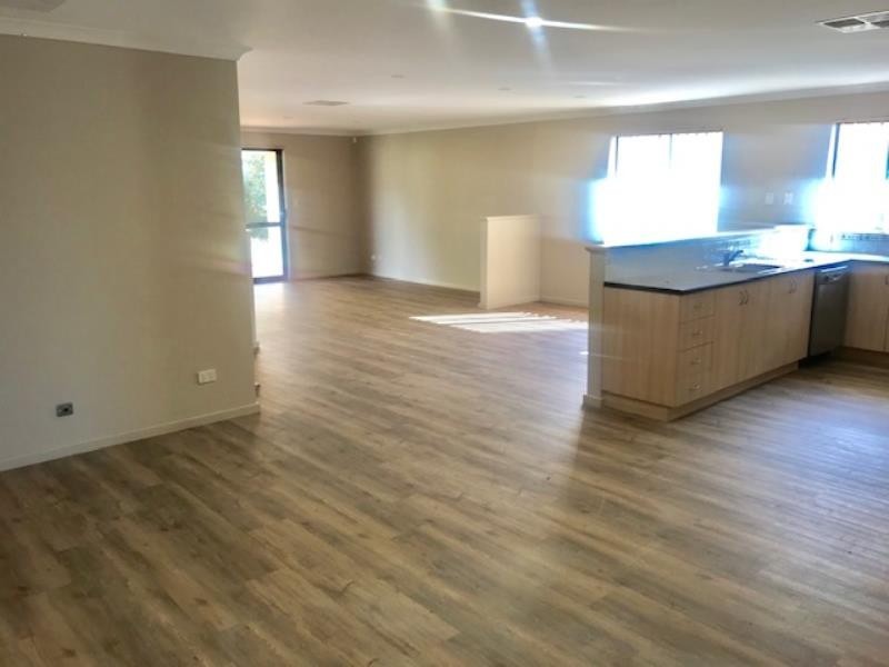 32 Archimedes Crescent, Tapping WA 6065