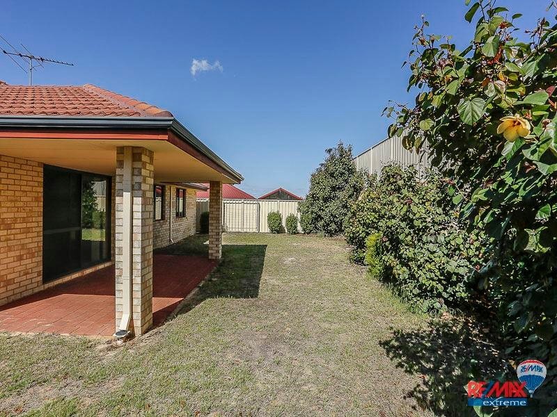 32 Archimedes Crescent, Tapping WA 6065