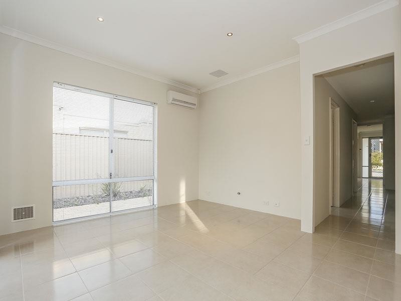 26 Hollyford Parade, Butler WA 6036