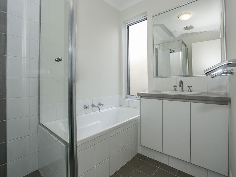 26 Hollyford Parade, Butler WA 6036