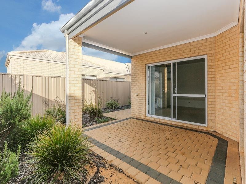 26 Hollyford Parade, Butler WA 6036