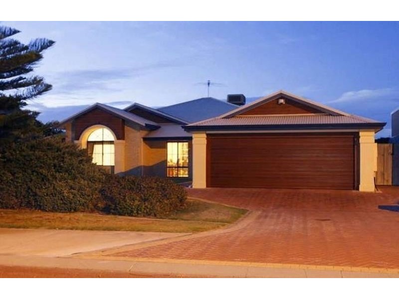 8 Queenscliff Parade, Quinns Rocks WA 6030
