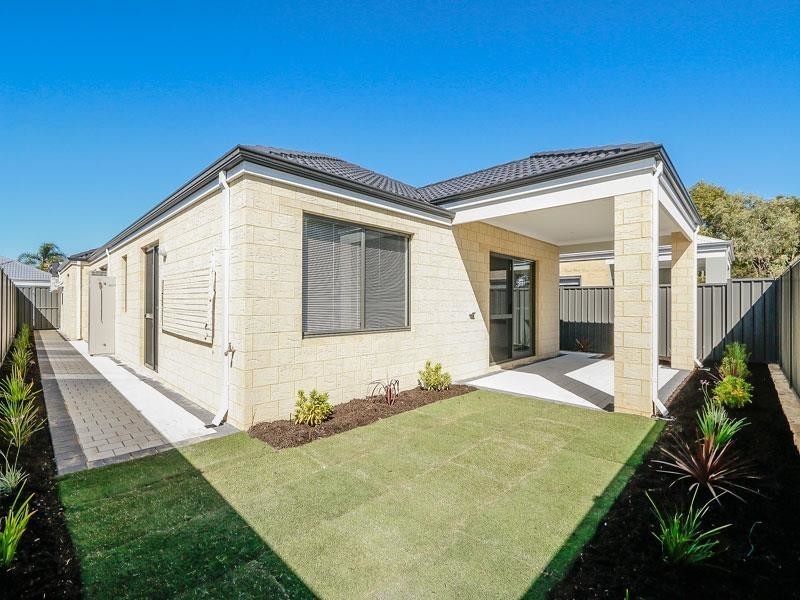 9 Piara Court, Woodvale WA 6026