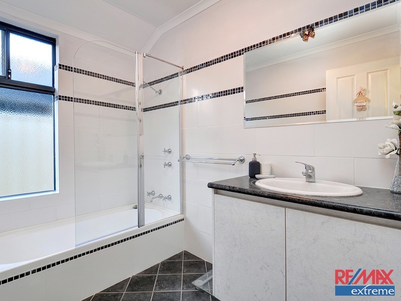 29 Voyage Road, Heathridge WA 6027