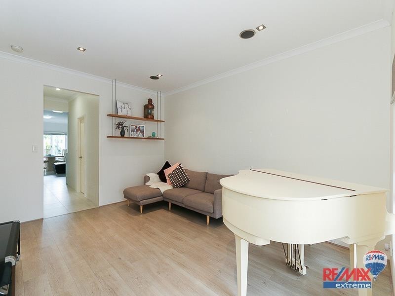 6 Durley Way, Butler WA 6036