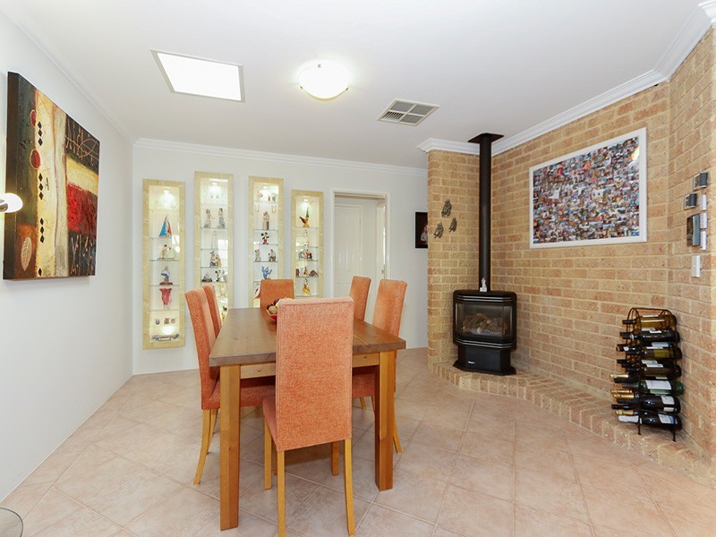 11 Lauder Place, Kinross WA 6028