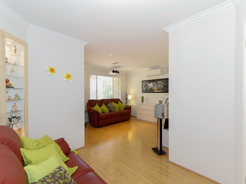 11 Lauder Place, Kinross WA 6028