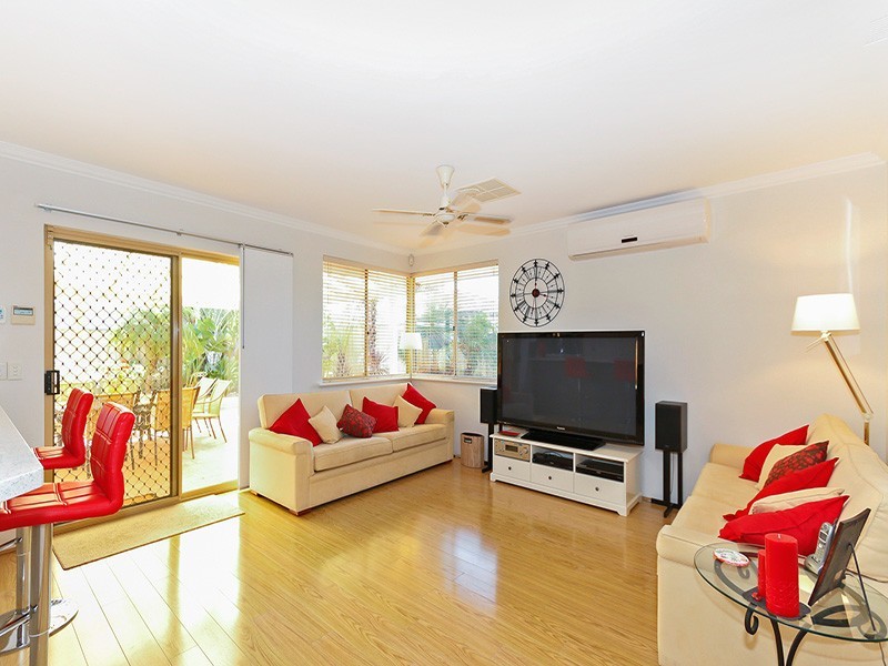 11 Lauder Place, Kinross WA 6028