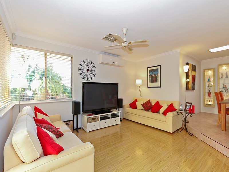 11 Lauder Place, Kinross WA 6028