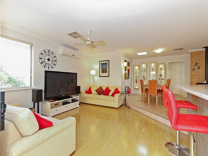 11 Lauder Place, Kinross WA 6028