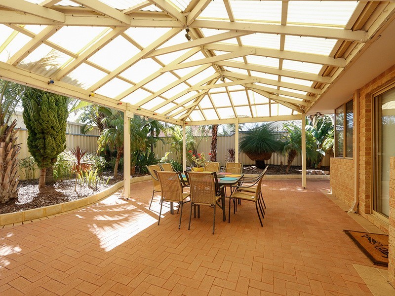 11 Lauder Place, Kinross WA 6028