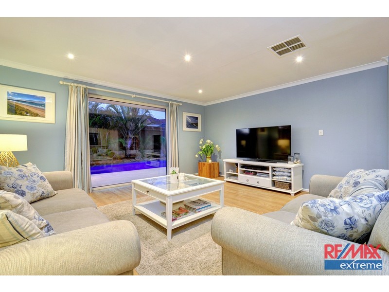 22 St. Sebastien Chase, Iluka WA 6028