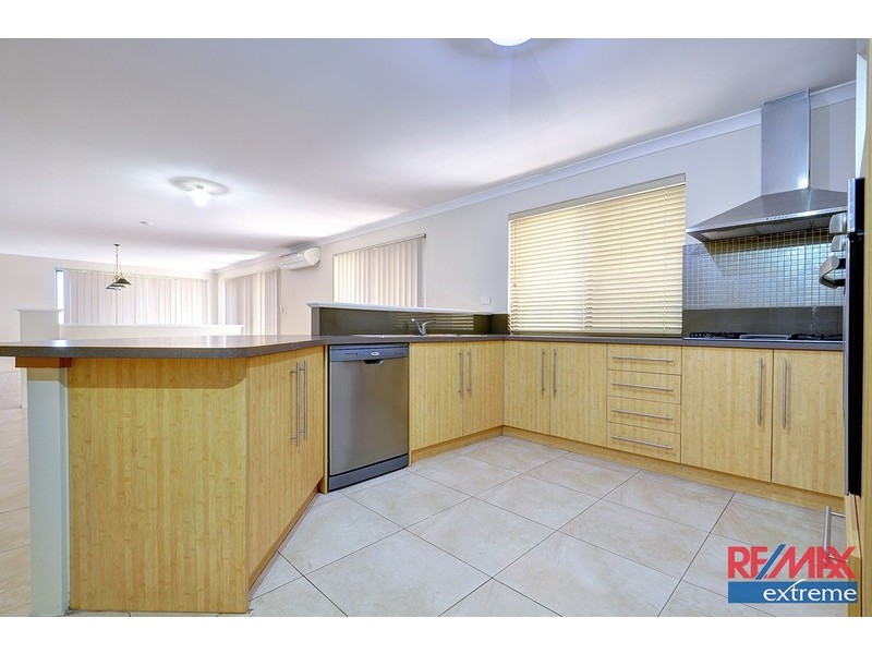 36 Kareela Meander, Tapping WA 6065