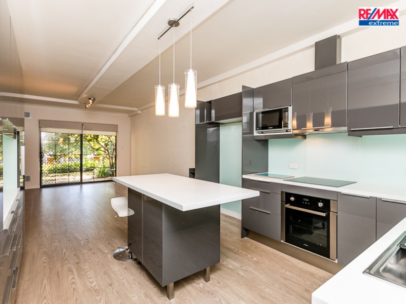 2/8 King George Street, Victoria Park WA 6100