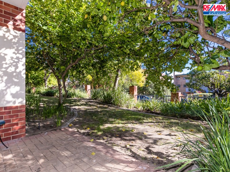 2/8 King George Street, Victoria Park WA 6100