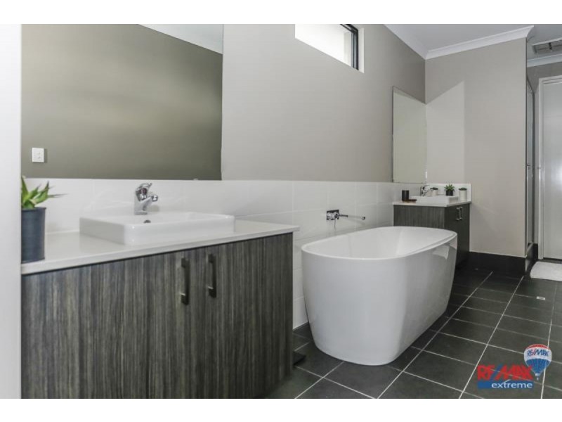 154 St Stephens Crescent, Tapping WA 6065