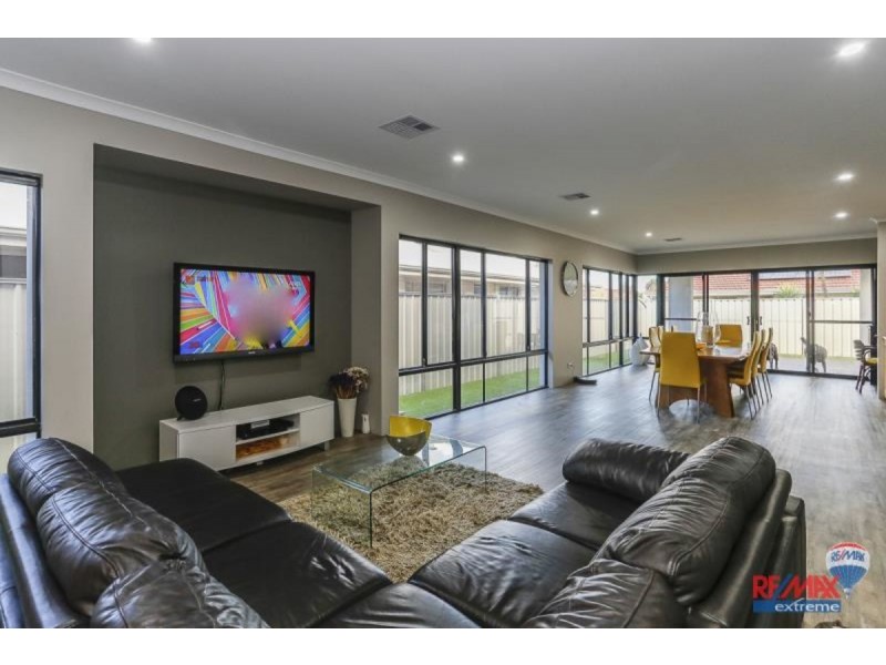 154 St Stephens Crescent, Tapping WA 6065
