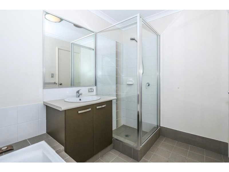 68 Leschenault Loop, Banksia Grove WA 6031