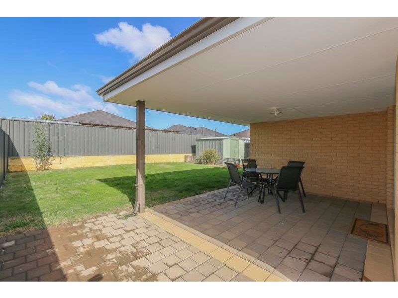 68 Leschenault Loop, Banksia Grove WA 6031