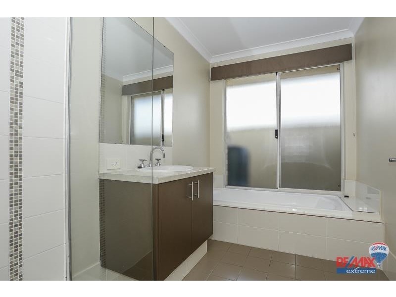 38 Lynella Circuit, Banksia Grove WA 6031