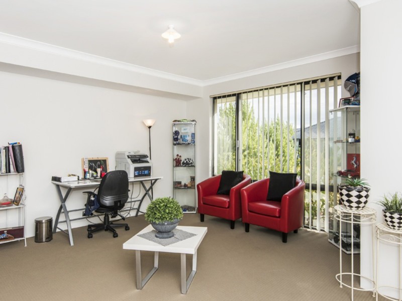 11 Nerium Way, Sinagra WA 6065