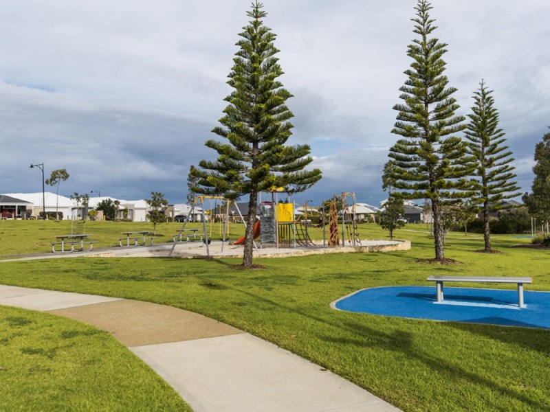 11 Nerium Way, Sinagra WA 6065