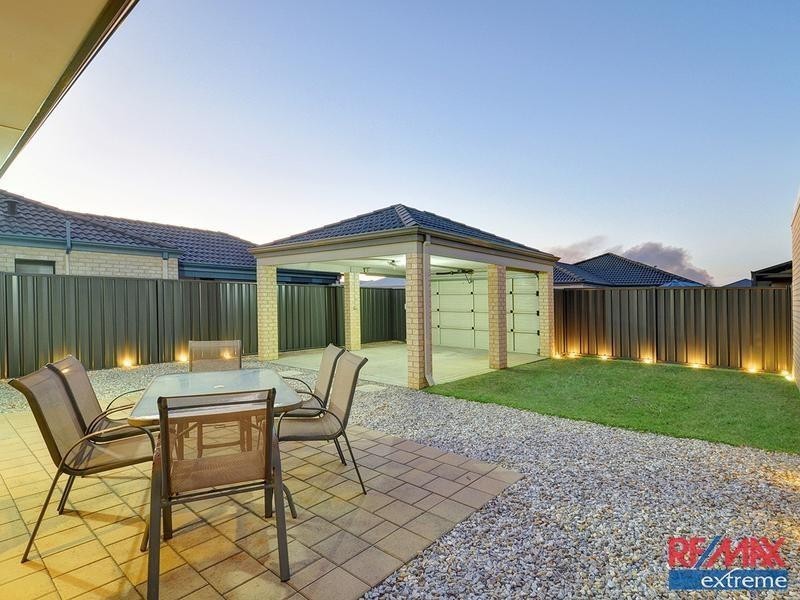 17 Grandis Boulevard, Banksia Grove WA 6031