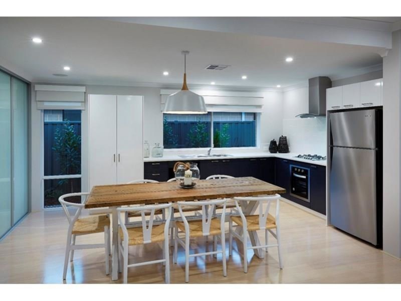 18 Silas Parade, Alkimos WA 6038