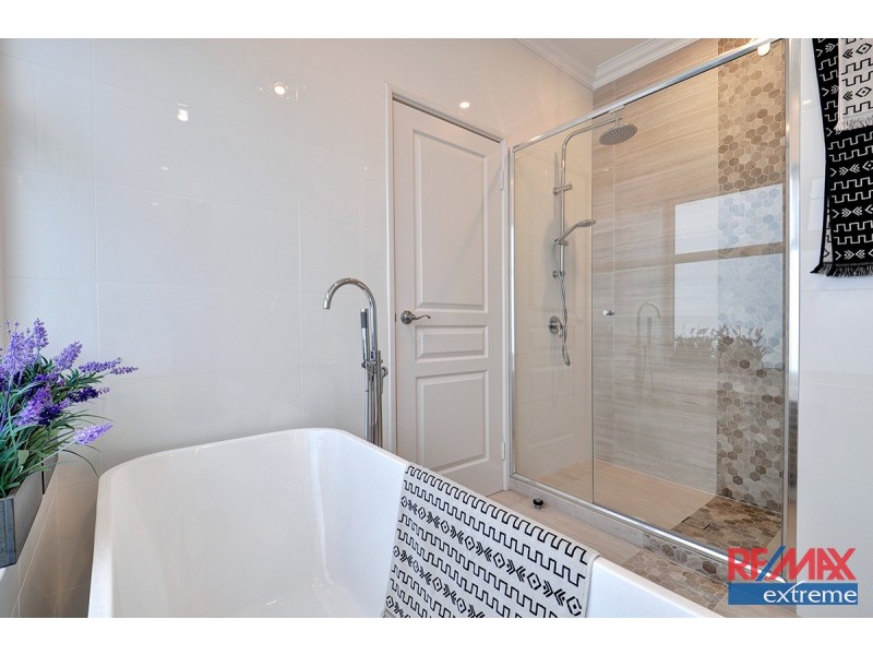 36 Blackpool Promenade, Iluka WA 6028