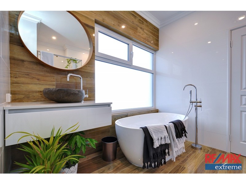 36 Blackpool Promenade, Iluka WA 6028