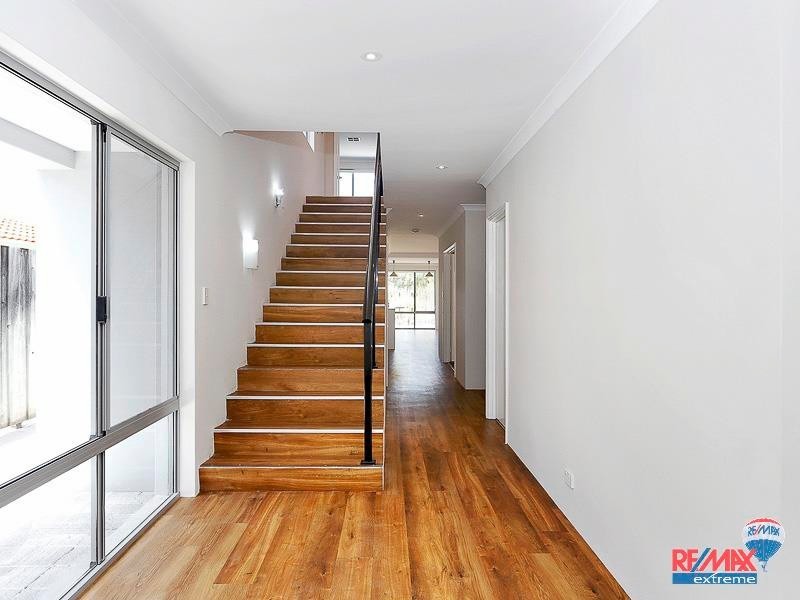 12 Monclair Pass, Currambine WA 6028