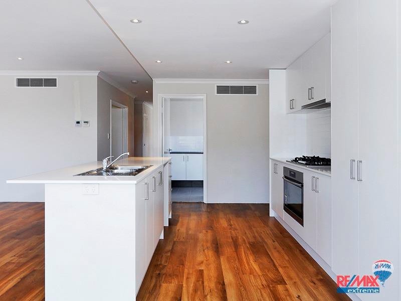 12 Monclair Pass, Currambine WA 6028