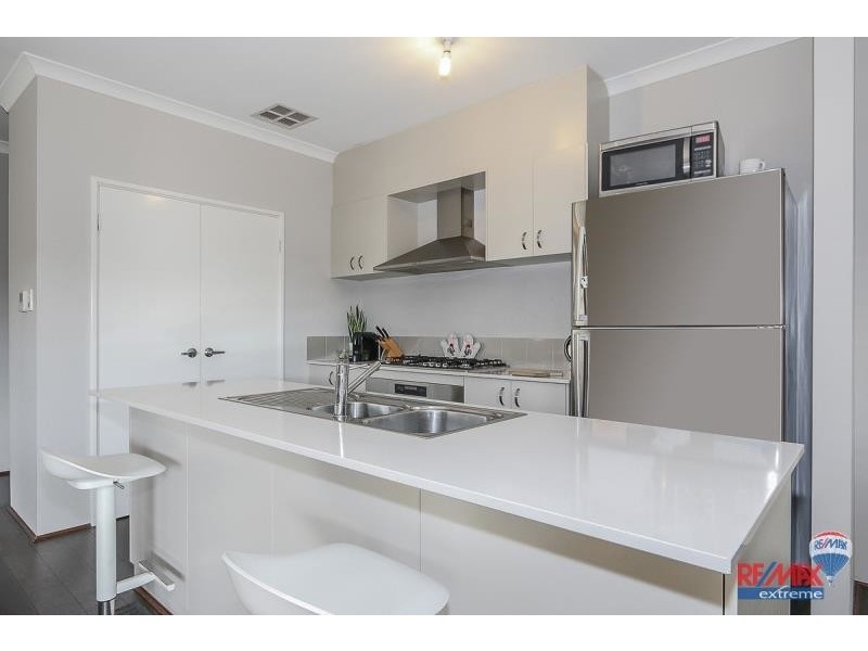 8 Basedow Chase, Banksia Grove WA 6031