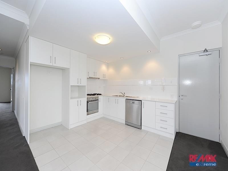 35/88 Lakeside Drive, Joondalup WA 6027