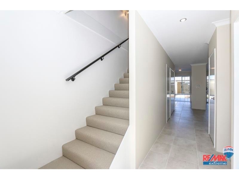 12 Garnet Lane, Eglinton WA 6034