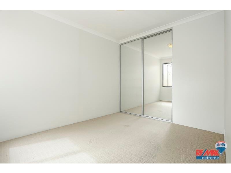 17 Merlot Way, Pearsall WA 6065