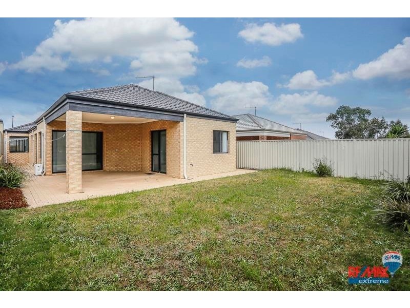 17 Merlot Way, Pearsall WA 6065