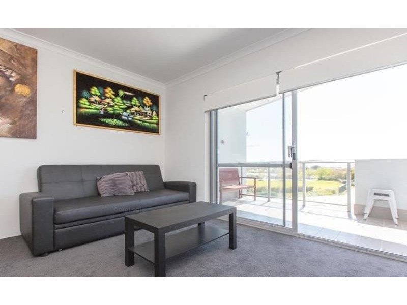 17/2 Royston Link, Butler WA 6036