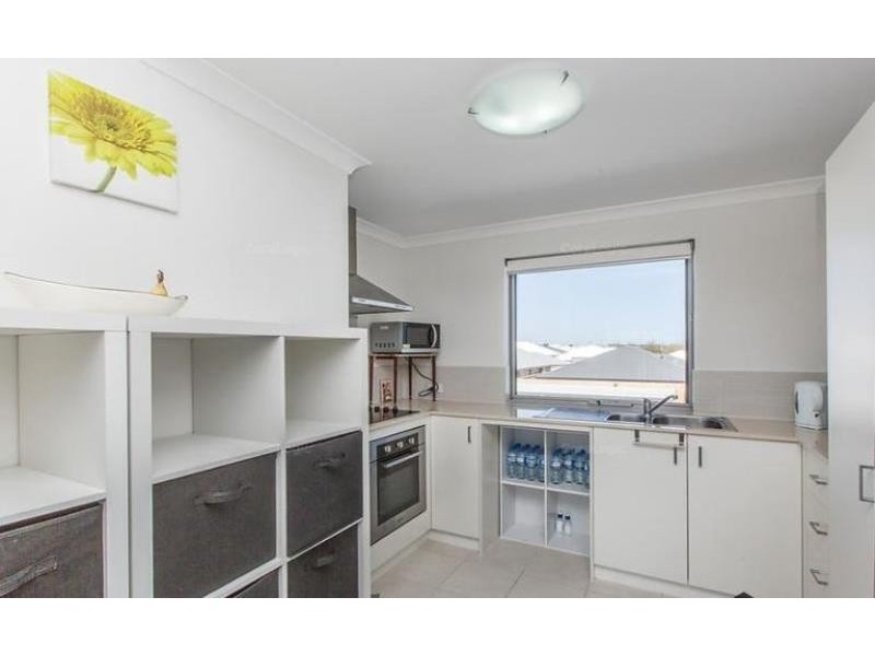 17/2 Royston Link, Butler WA 6036