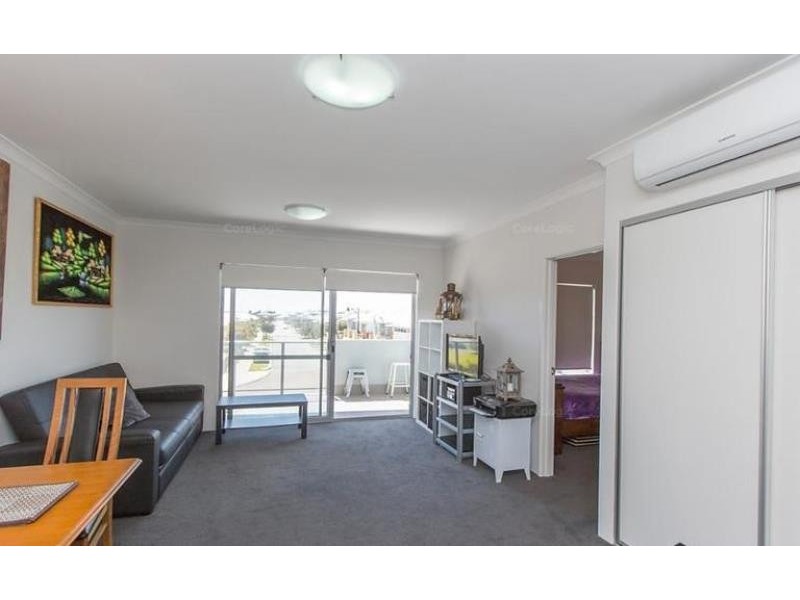 17/2 Royston Link, Butler WA 6036