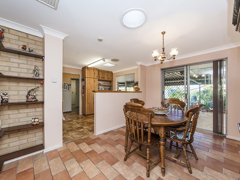 4 Campbell Drive, Hillarys WA 6025