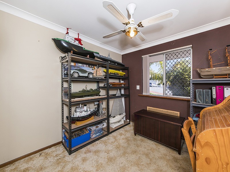 4 Campbell Drive, Hillarys WA 6025