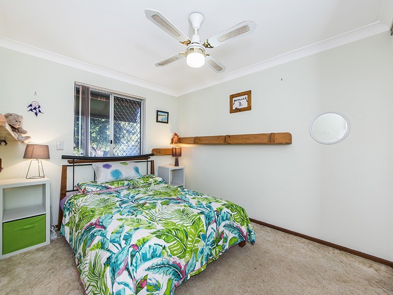 4 Campbell Drive, Hillarys WA 6025
