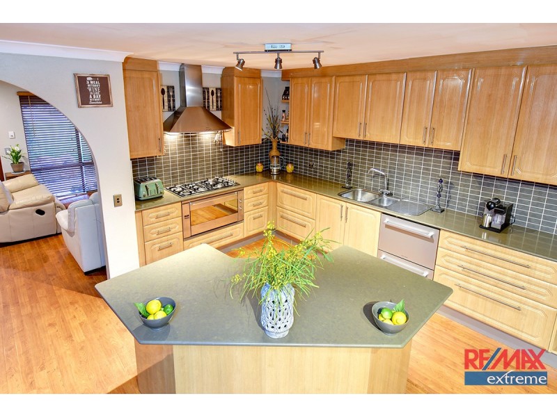 8 De Grey Court, Heathridge WA 6027