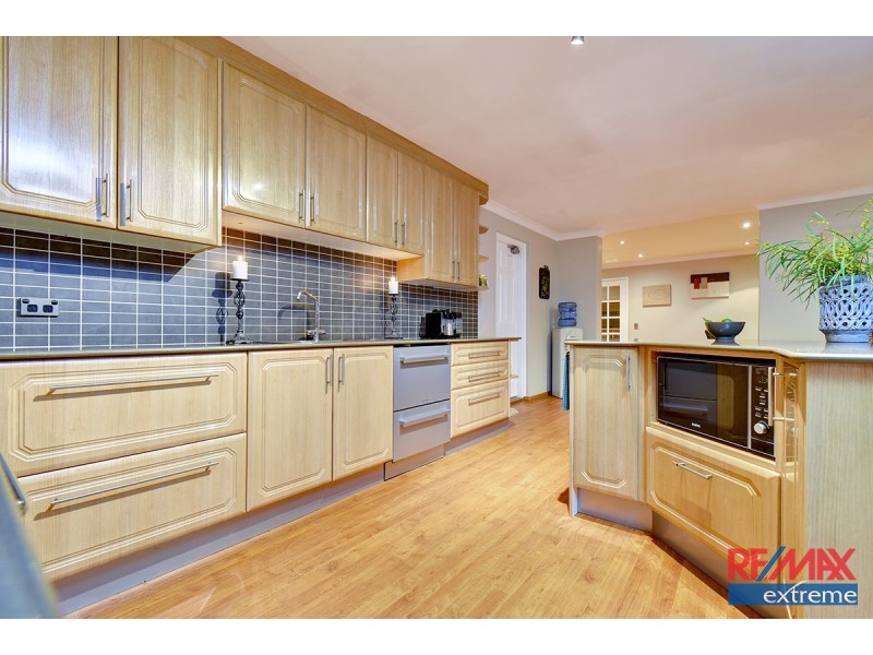 8 De Grey Court, Heathridge WA 6027