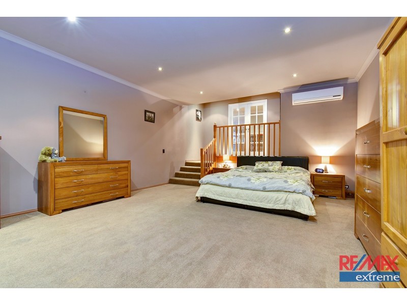 8 De Grey Court, Heathridge WA 6027