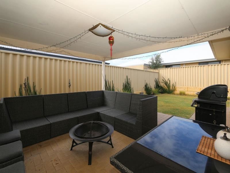 5 Halesworth Parade, Butler WA 6036