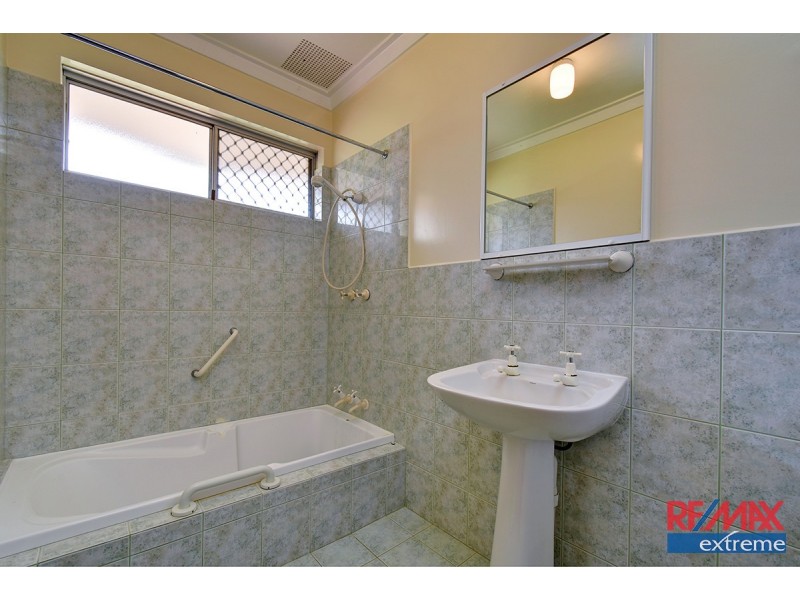 6 Clevedon Place, Kallaroo WA 6025